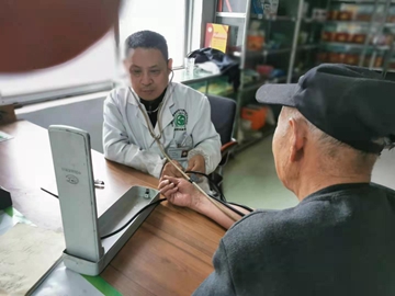 【***美勞動者風采】（1） 張圣起：